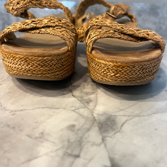 STUART WEITZMAN SANDAL - Picture 6 of 9